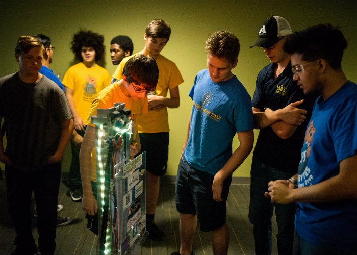 youth-robotics-group-demonstrates-robot