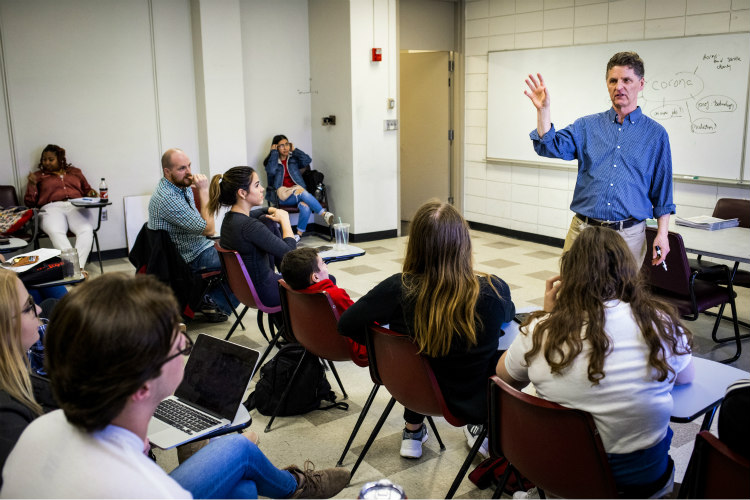 Professor Steve Kraske teaches a class with on the day before classes went remote.