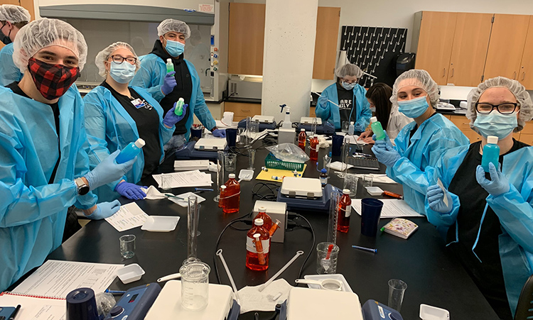 High School students participate in a compounding laboratory experience at the UMKC School of Pharmacy's Springfield, Missouri, campus.