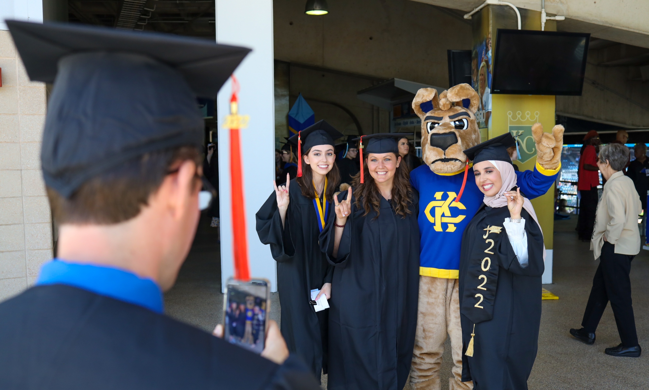 Graduation Fair – UMKC Bookstore – 2 days only! | UMKC School of Medicine